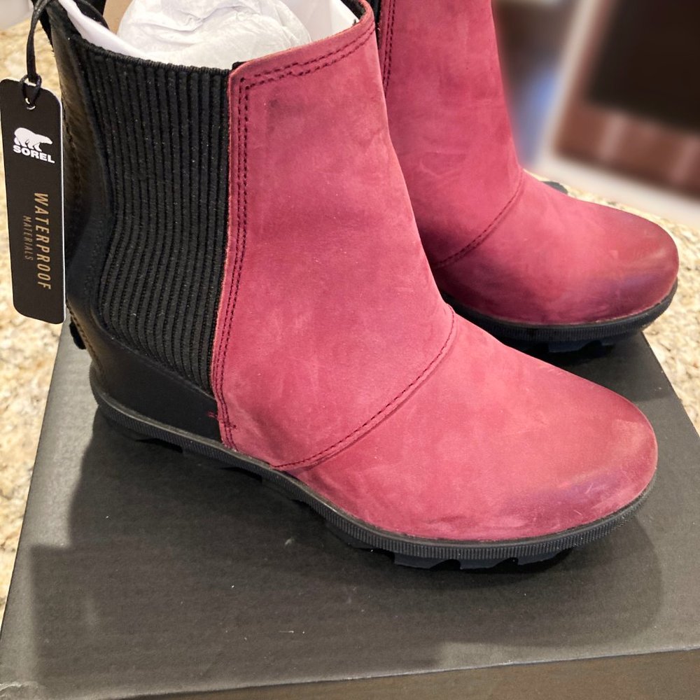 Sorel Joan of Arctic Wedge Chelsea Bootie Wine